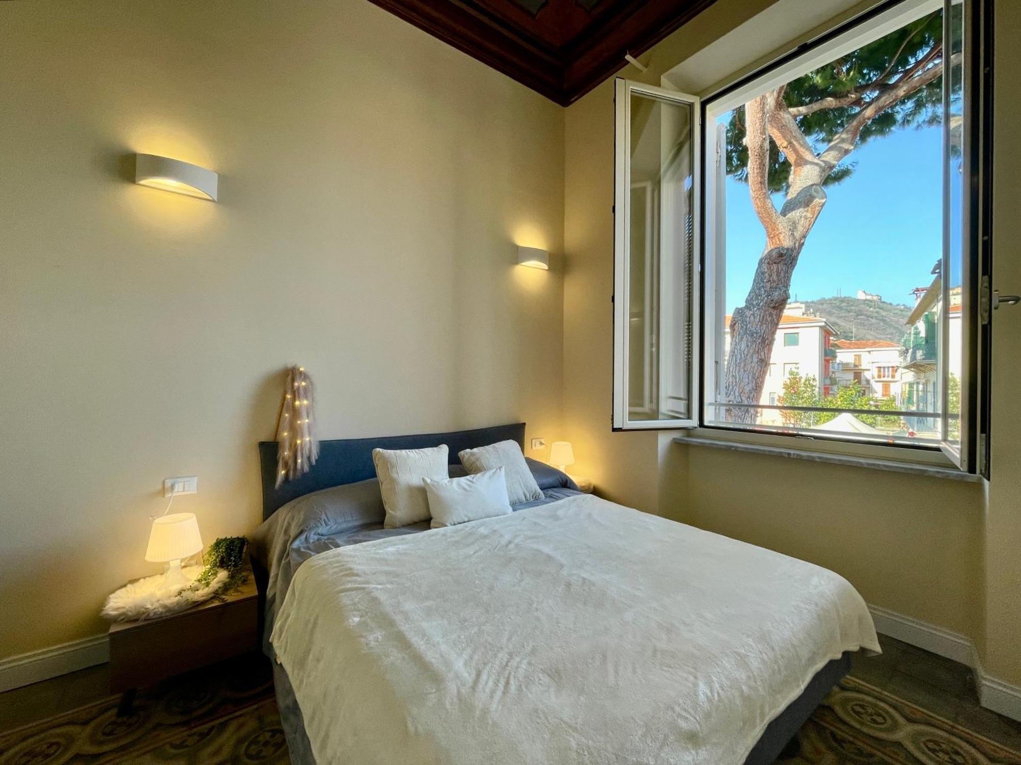 Villa Migliorini Lusso & Comfort In Finalborgo. Finale Ligure Exteriör bild