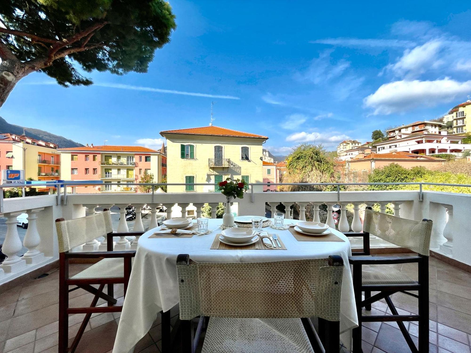 Villa Migliorini Lusso & Comfort In Finalborgo. Finale Ligure Exteriör bild